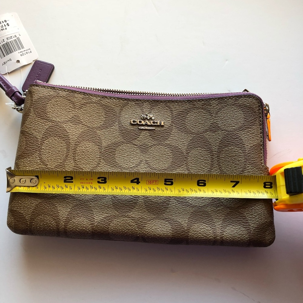COACH Double Zip Signature wristlet Khaki and Berry purple NWT Retail 175 - Picture 10 of 14